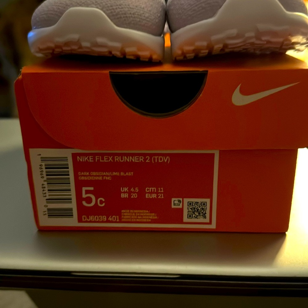 Toddler Nike Flex Runner 2, Slip On Shoes. BRAND NEW in box.